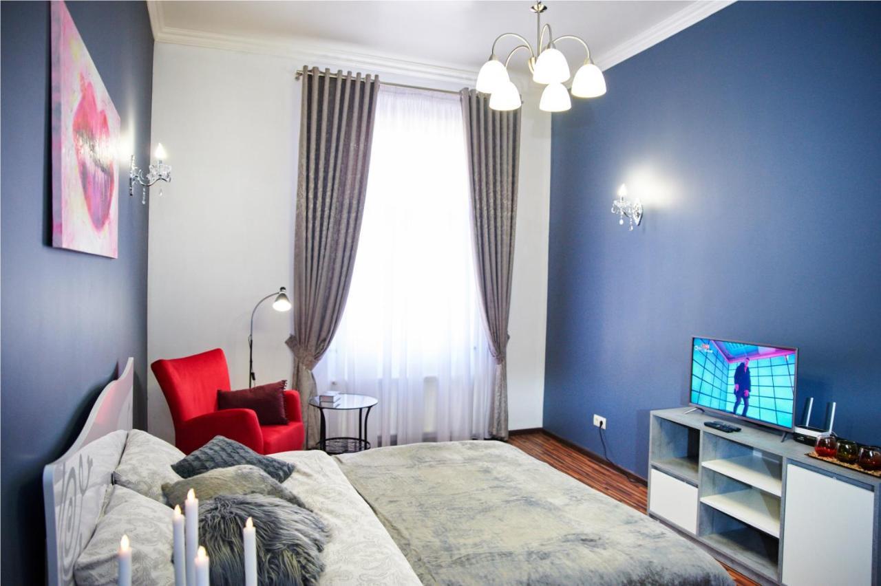 Designer Apartment In The Center Lwów Zewnętrze zdjęcie